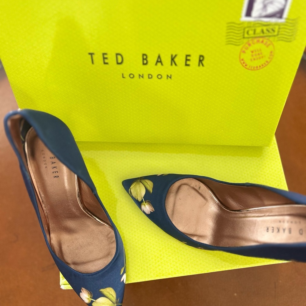Ted Baker Women's Floral Navy Heels - Picture 4 of 7